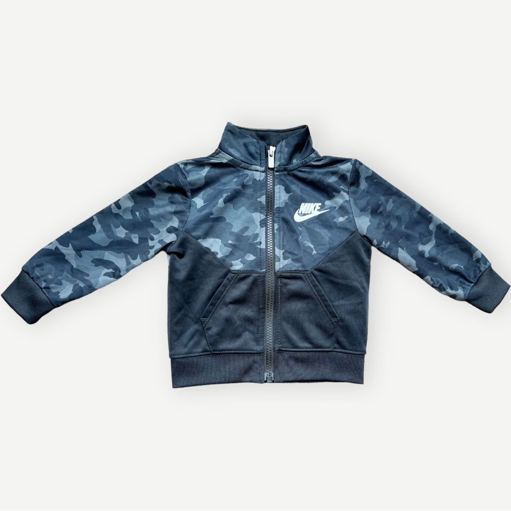 Nike Baby Boys Kids Long Sleeve Camo Logo Zip Up Jacket. 12 Months.